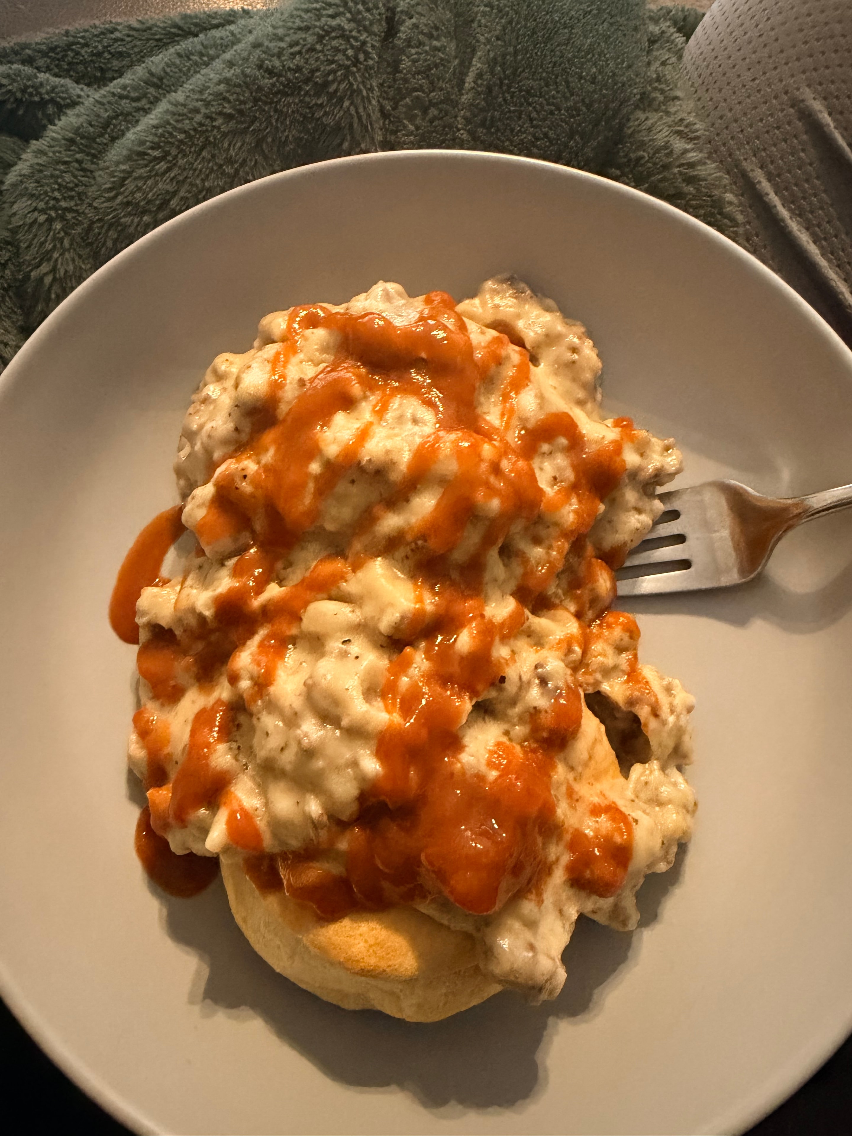 Papi's Biscuits & Gravy
